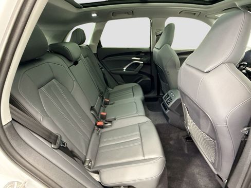 Used 2025 Audi Q5 Premium Plus w/ Premium Plus AWD/4WD image 23