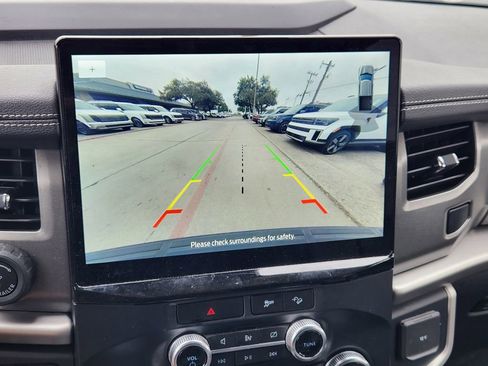 Used 2023 Ford Expedition Max XLT image 17