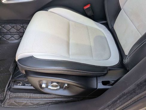 Used 2020 Jaguar F-PACE R-Sport image 24