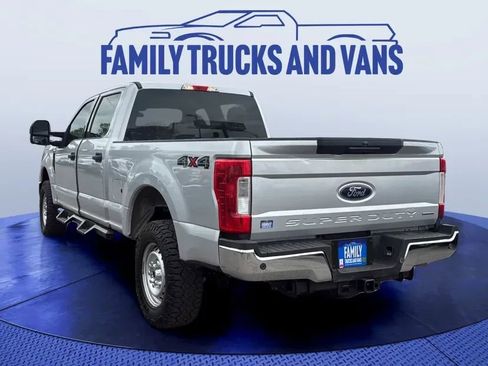 Used 2019 Ford F250 XLT w/ XLT Value Package AWD/4WD image 3