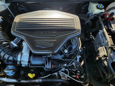 Used 2017 Cadillac XT5 Platinum image 30