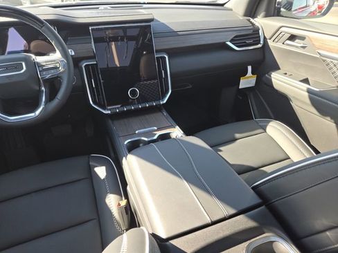 New 2026 GMC Acadia Denali w/ Super Cruise Package image 28