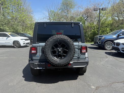Used 2025 Jeep Wrangler Willys image 5