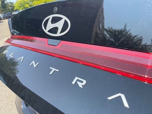 New 2026 Hyundai Elantra SE image 7