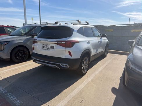Used 2023 Kia Seltos S FWD image 9