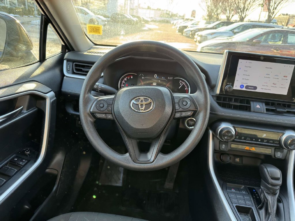 Used 2024 Toyota RAV4 XLE AWD/4WD image 15