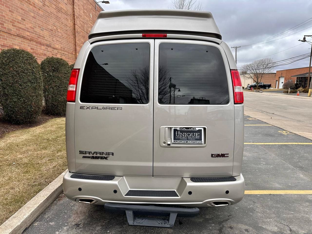 Used 2023 GMC Savana 2500 RWD image 26