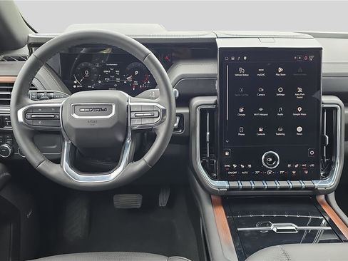 Used 2025 GMC Yukon XL Denali AWD/4WD image 9