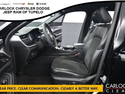 Used 2023 Jeep Grand Cherokee L Laredo RWD image 11