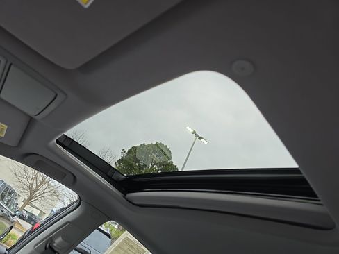 Used 2020 Honda Accord Touring image 27