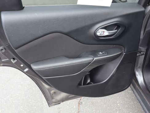 Used 2015 Jeep Cherokee Latitude w/ Cold Weather Group image 30