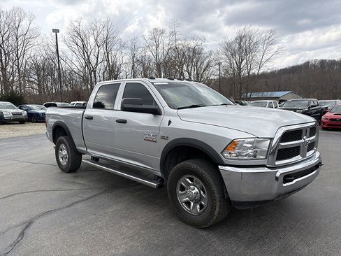 Used 2017 RAM 2500 Tradesman w/ Chrome Appearance Group AWD/4WD image 4