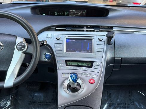 Used 2015 Toyota Prius Three FWD image 22