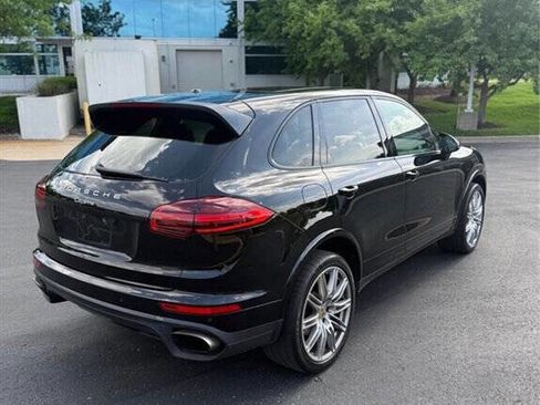 Used 2017 Porsche Cayenne Platinum Edition w/ Premium Package (PJV) AWD/4WD image 3