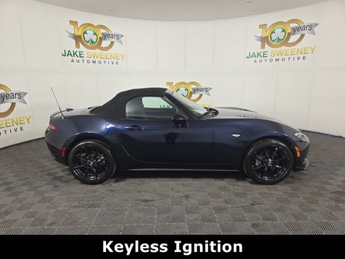 Used 2022 MAZDA MX-5 Miata Club RWD image 10