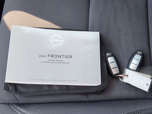 Used 2023 Nissan Frontier SV w/ Technology Package image 41