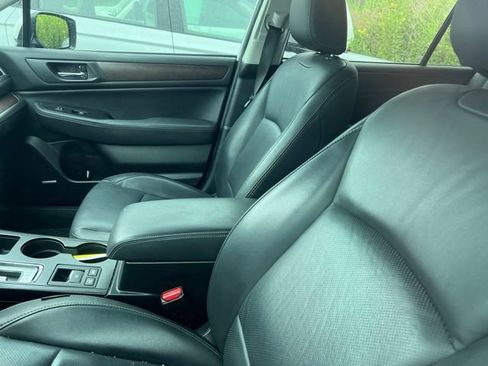 Used 2016 Subaru Outback 3.6R Limited AWD/4WD image 11
