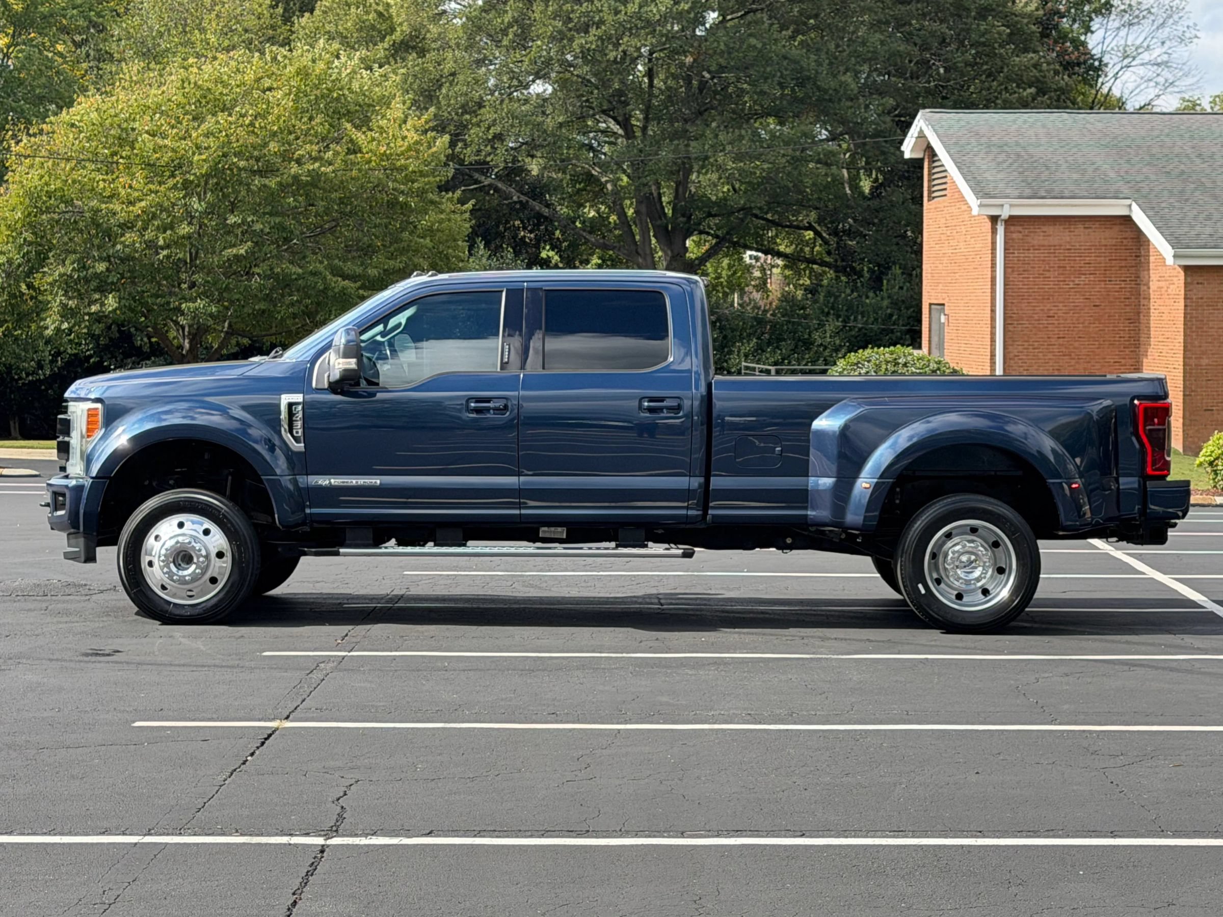 Used 2017 Ford F450 Lariat w/ Lariat Ultimate Package AWD/4WD image 2