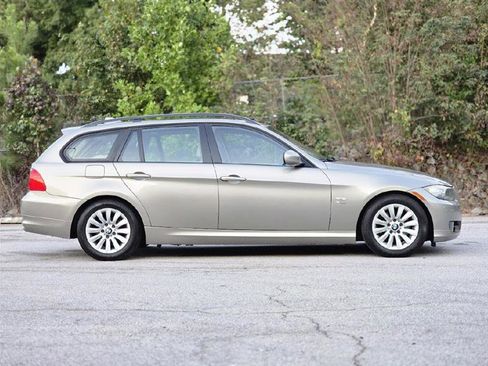 Used 2009 BMW 328i xDrive Wagon image 8