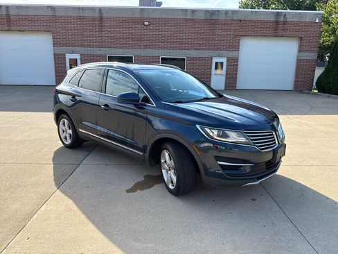 Used 2017 Lincoln MKC Premiere AWD/4WD image 3