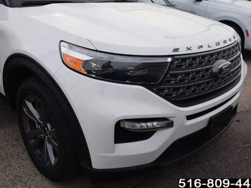 Used 2022 Ford Explorer XLT w/ Equipment Group 202A image 2