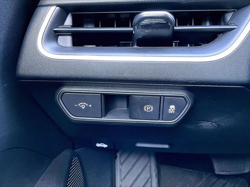 Used 2025 Kia K4 LXS image 32