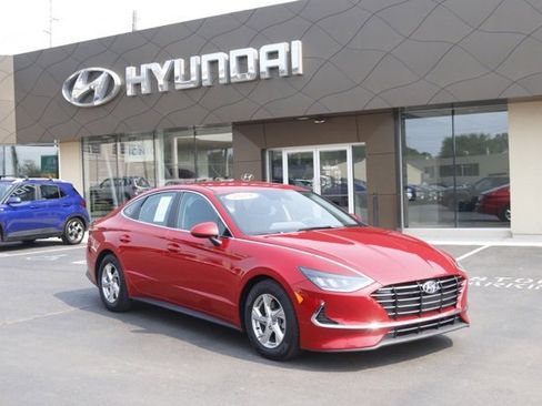 Used 2021 Hyundai Sonata SE image 1