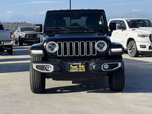 Certified 2025 Jeep Wrangler Sahara AWD/4WD image 2