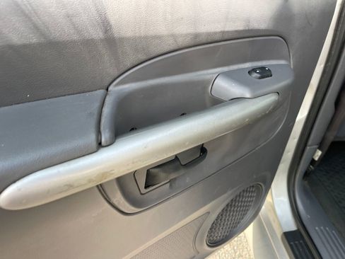 Used 2002 Ford Explorer Sport Trac 2WD image 19