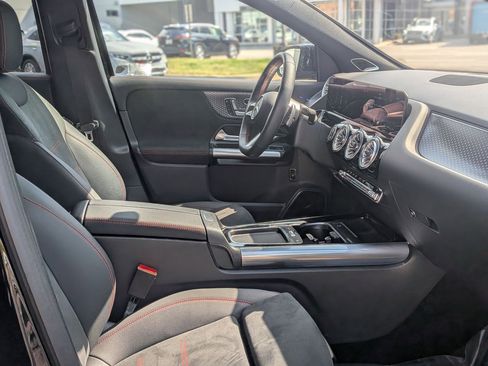 Used 2025 Mercedes-Benz GLA 250 4MATIC image 35