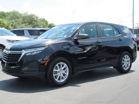 Used 2024 Chevrolet Equinox LS w/ Driver Confidence II Package FWD image 1