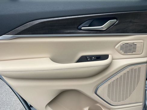 New 2026 Jeep Grand Cherokee Limited RWD image 25