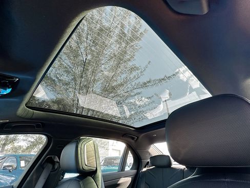 New 2026 BMW 750e xDrive image 16