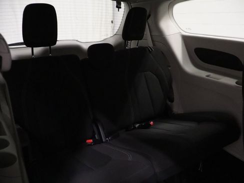 Certified 2023 Chrysler Voyager LX FWD image 17