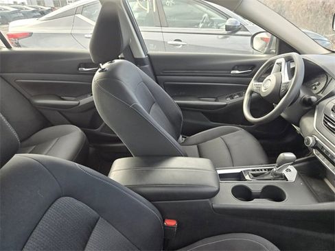 Certified 2022 Nissan Altima 2.5 S image 2