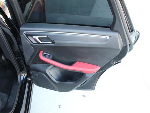Used 2018 Porsche Macan GTS w/ Premium Package Plus AWD/4WD image 25