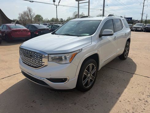 Used 2019 GMC Acadia Denali w/ Technology Package image 3