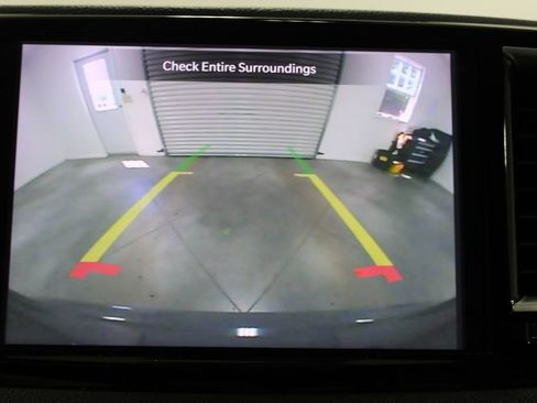Used 2023 Chrysler Pacifica Limited FWD image 35
