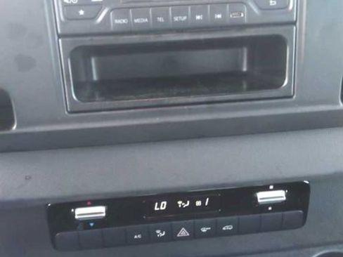 Used 2020 Mercedes-Benz Sprinter 2500 image 9