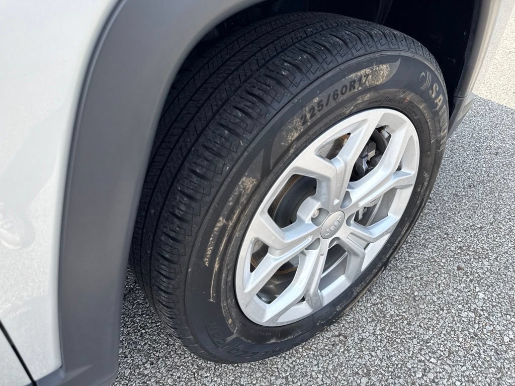 Used 2024 Jeep Compass Latitude AWD/4WD image 49