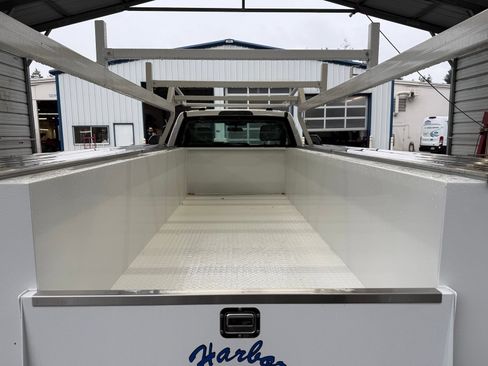 Used 2025 Ford F550 2WD Regular Cab Super Duty image 7