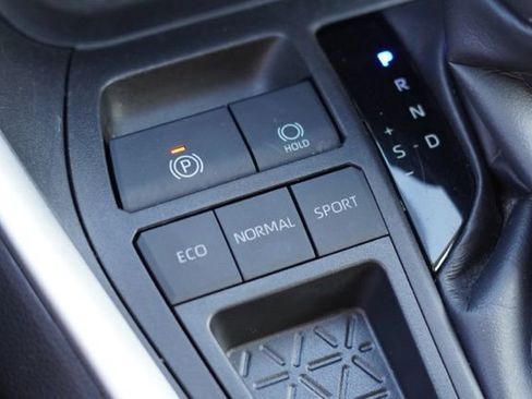 Certified 2023 Toyota RAV4 XLE Premium image 33