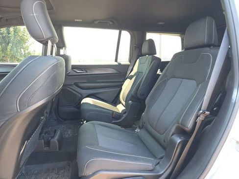 Used 2024 Jeep Grand Cherokee L Laredo w/ Luxury Tech Group I AWD/4WD image 18