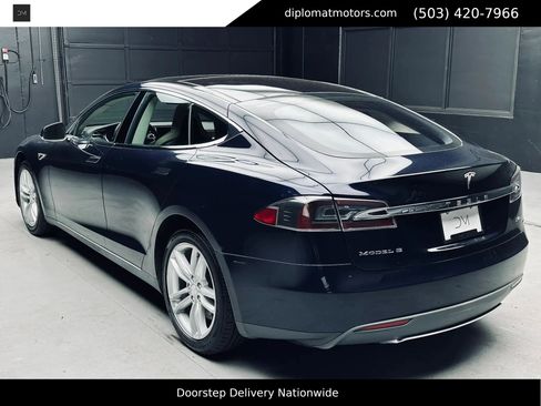 Used 2013 Tesla Model S Performance RWD image 3