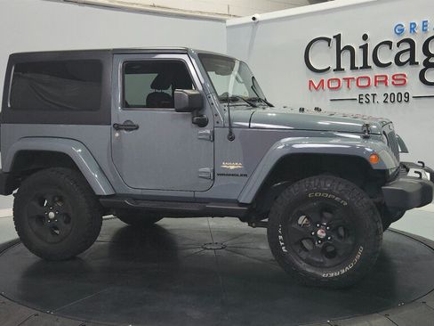 Used 2015 Jeep Wrangler Sahara w/ Connectivity Group AWD/4WD image 1