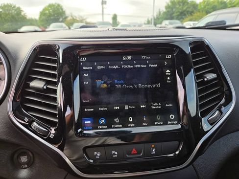 Used 2021 Jeep Cherokee High Altitude AWD/4WD image 7
