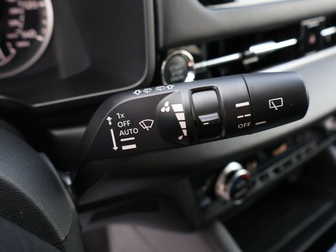 Used 2025 Mitsubishi Outlander SE FWD image 34