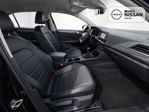 Used 2024 Volkswagen Jetta SE FWD image 11