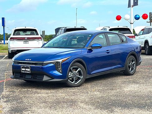 Used 2026 Kia K4 FWD image 2