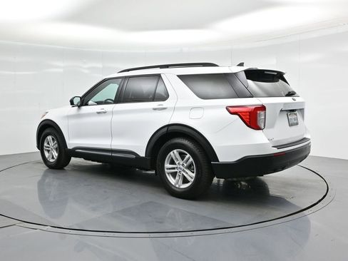 Certified 2021 Ford Explorer XLT image 6